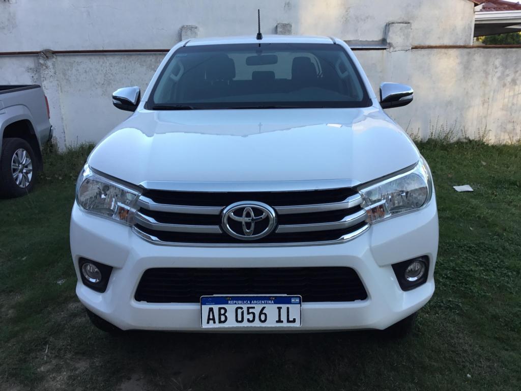 Toyota Hilux SR 2,8 TDI D/C 4x