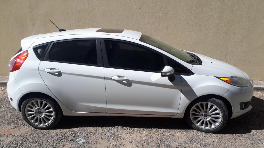 Vendo Fiesta  SE Plus