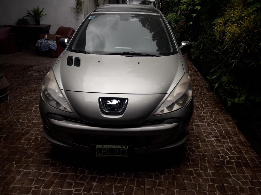 Vendo Peugeot 207 full con techo