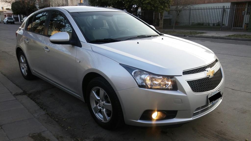 CRUZE ra mano. IMPECABLE