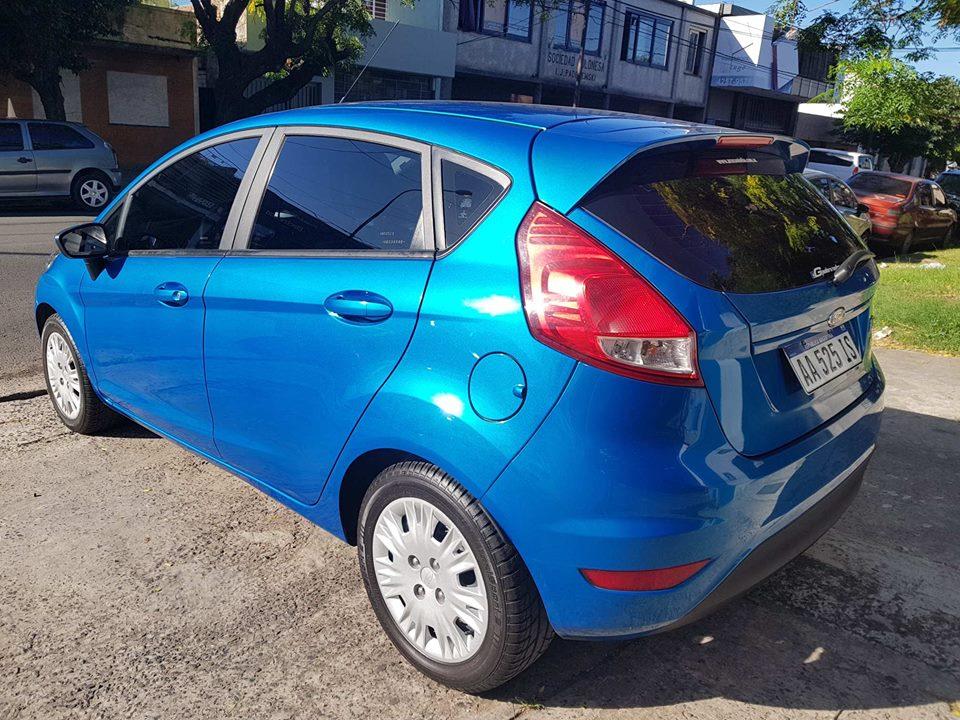 - Ford Fiesta Kinectik S nafta 1.6 Full - Año  - Unica