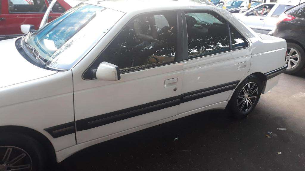 Peugeot 405