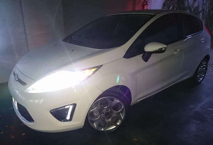 VENDO FORD FIESTA KINECTIC TITANIUM 