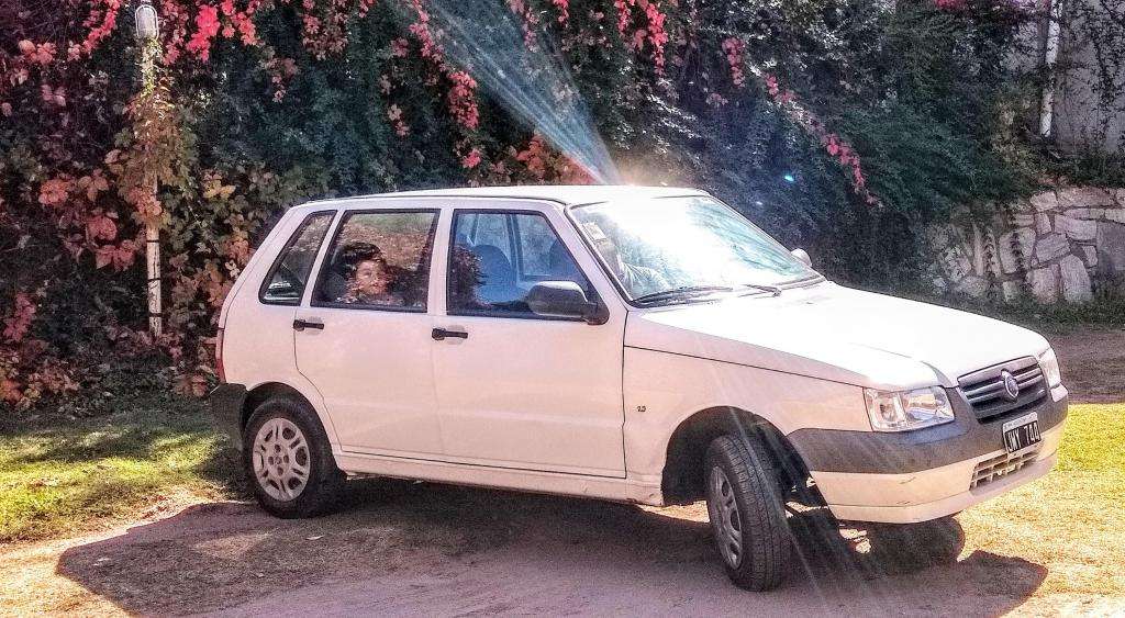 Dueña vende Fiat Uno Fire -GNC