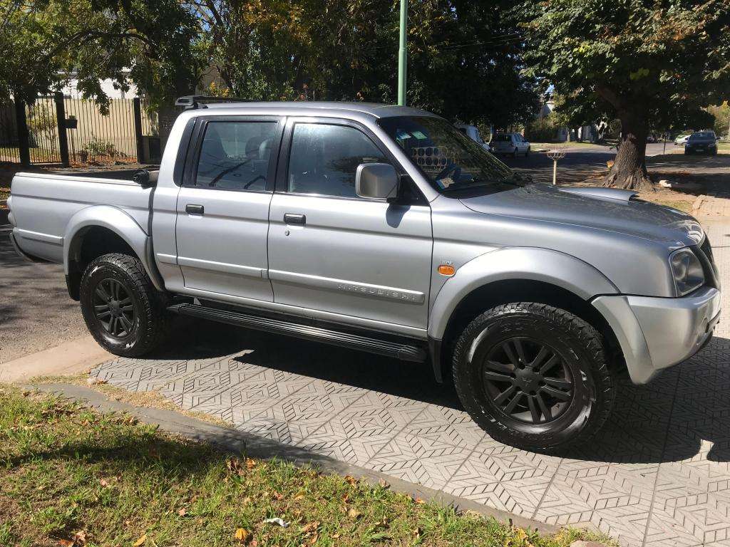 Vendo Mitsubishi L200 modelo 