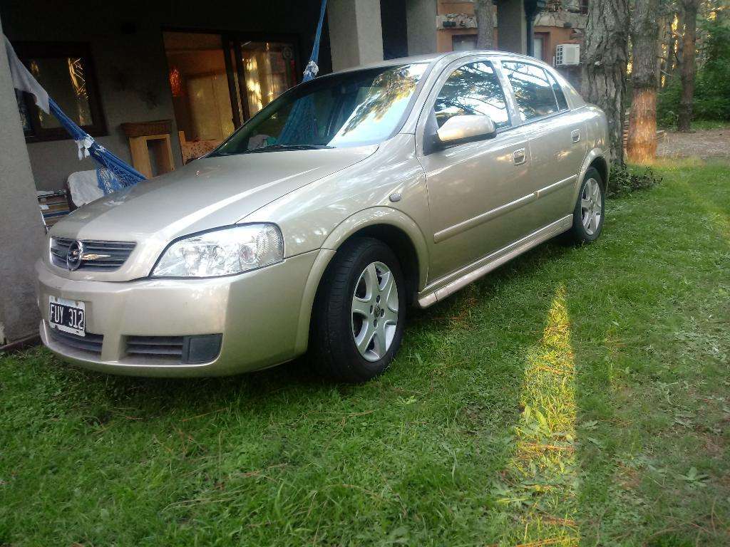 Vendo Astra  Titular