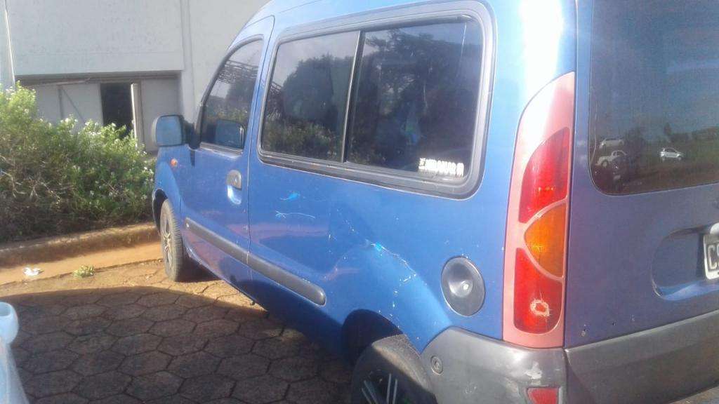 Vendo O Permuto Kangoo 99 Todo Los Papel