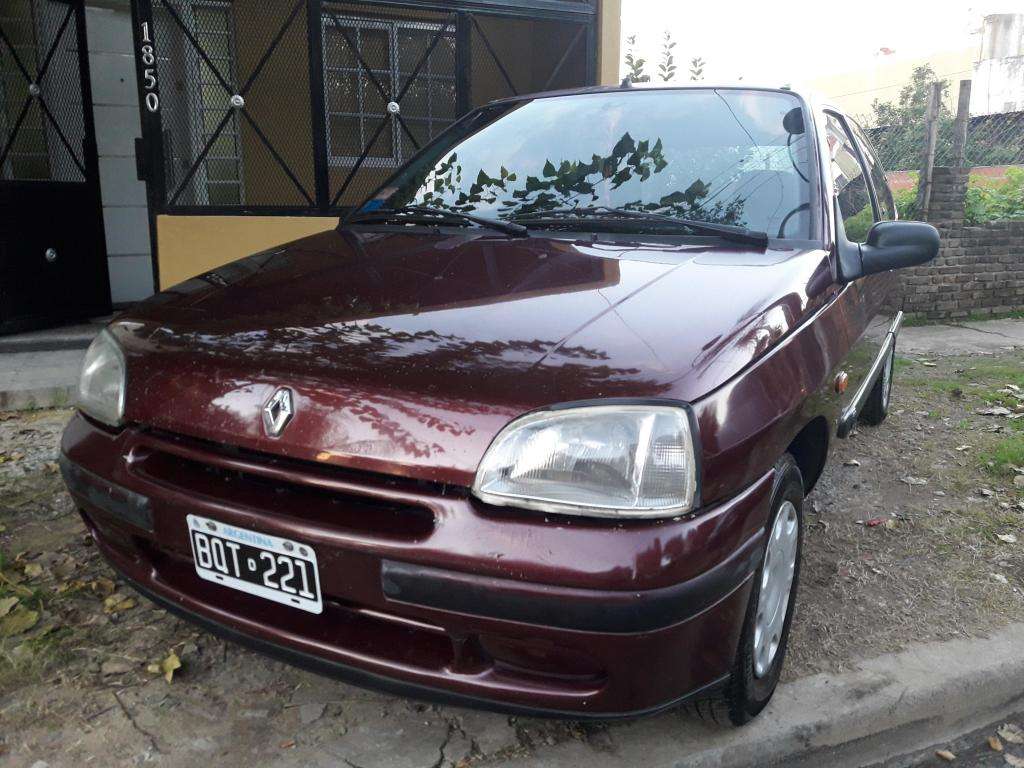 Vendo Renault Clio RN Pack AA 97'
