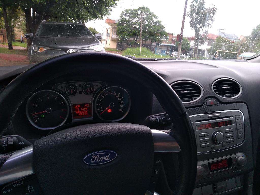 Ford Focud Ghia 