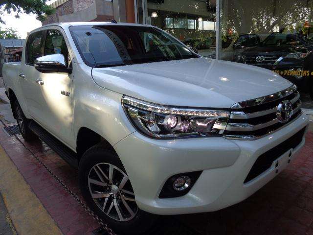 TOYOTA HILUX SRX 4X2 MT 