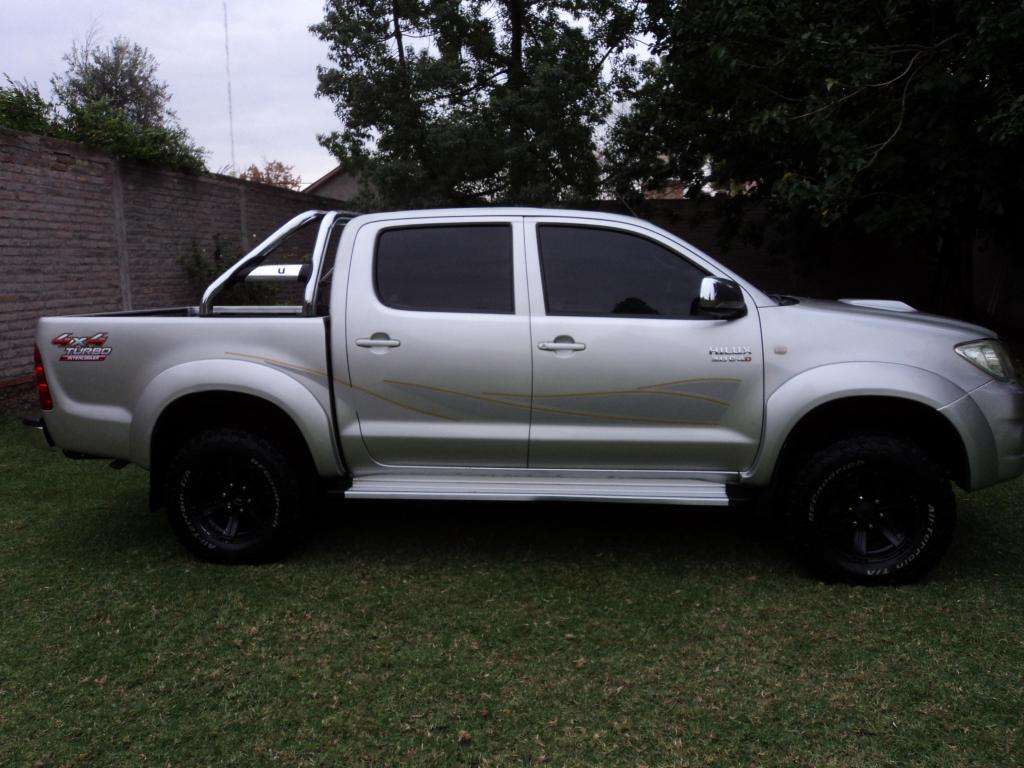 toyota hilux srv 3.0 d/c 4xkm unica mano