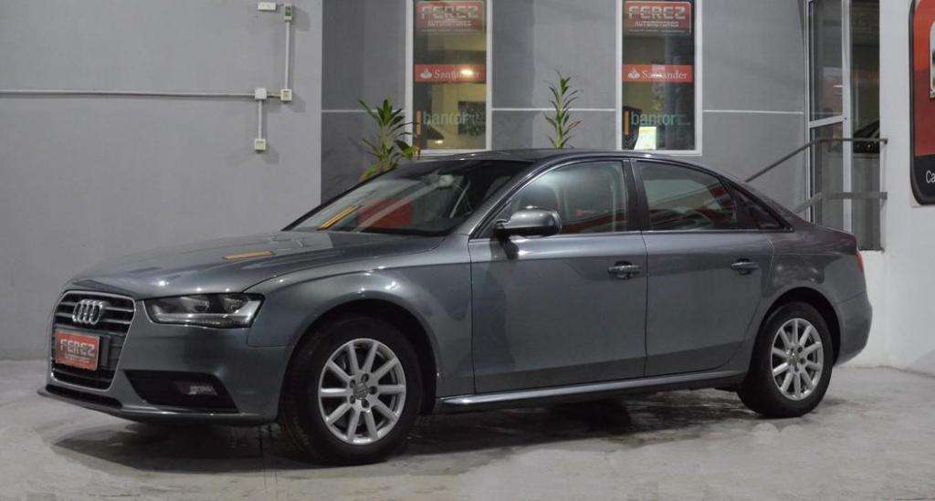 Audi A4 1.8 turbo nafta  puertas color gris