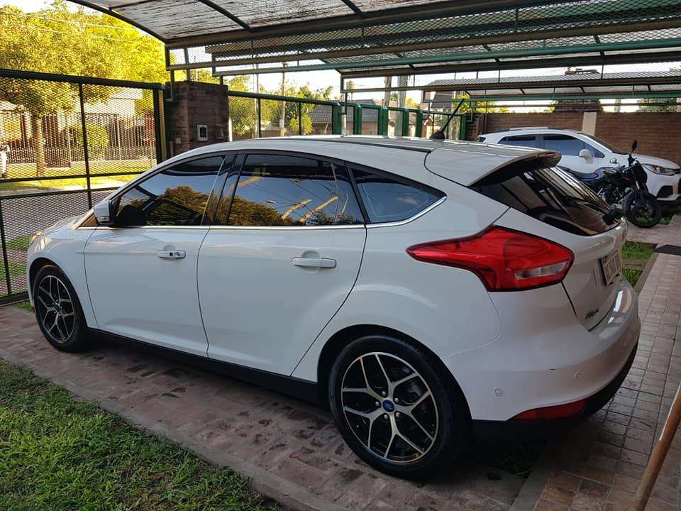 Ford Focus III 2.0 Sedan Titanium Mt