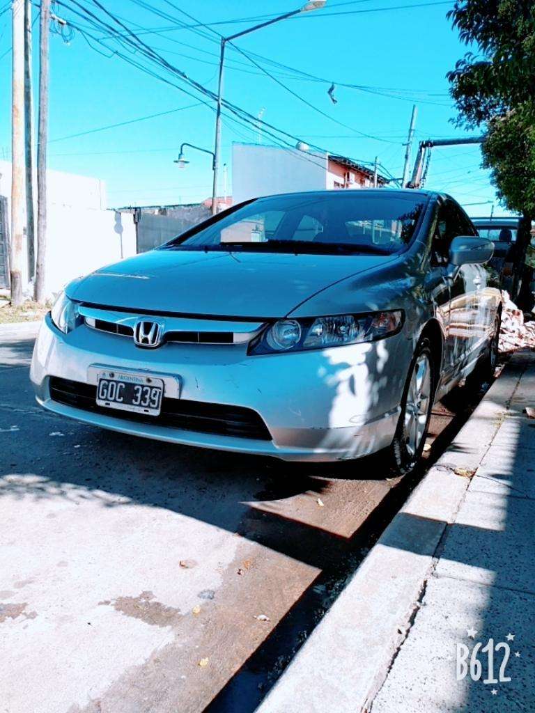 Honda Civic  (lxs) 1.8