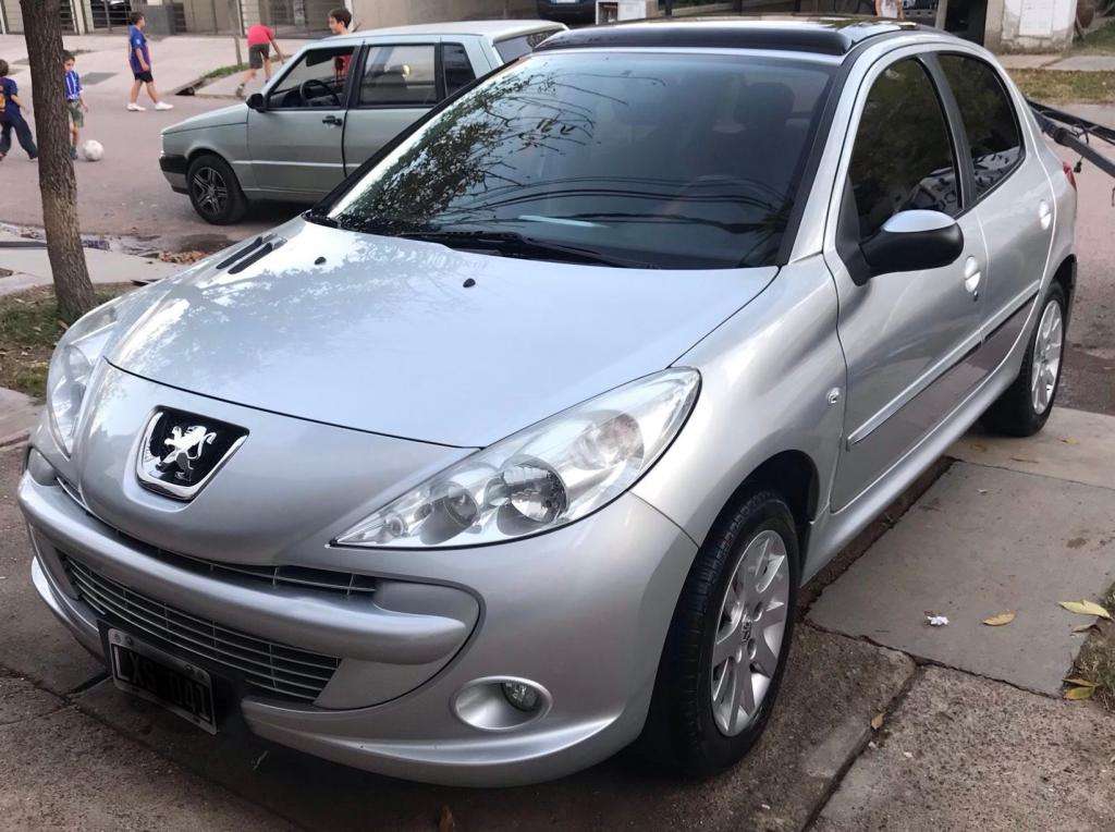 Vendo Peugeot 207 Feline 16 Nafta