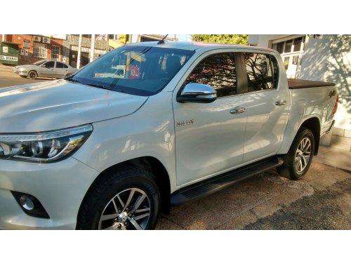 Toyota hilux 2.8 srx aut. 76.0 km 