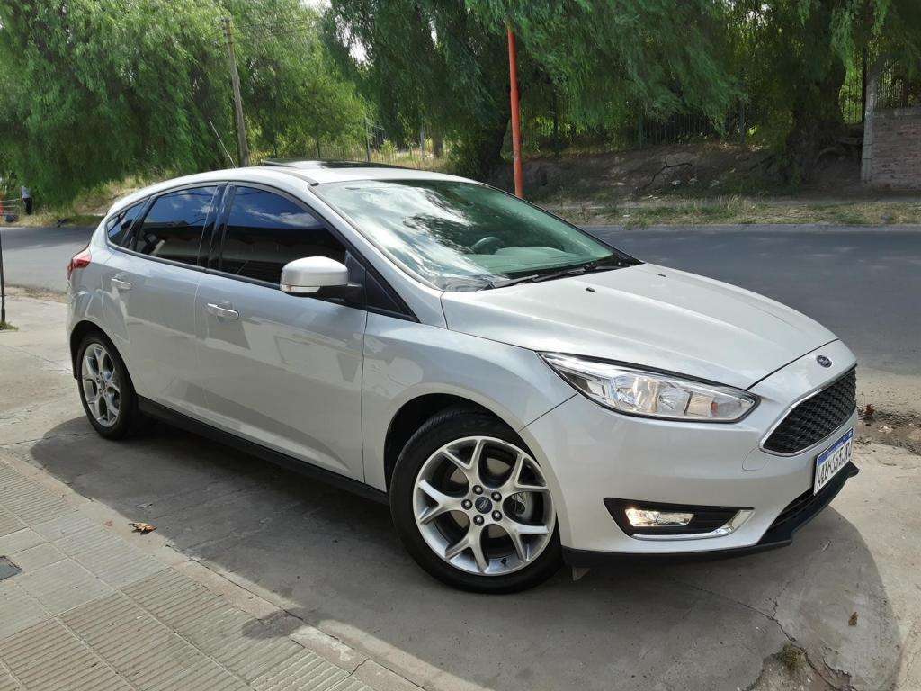Ford Focus  – “SE Plus” v – KM!