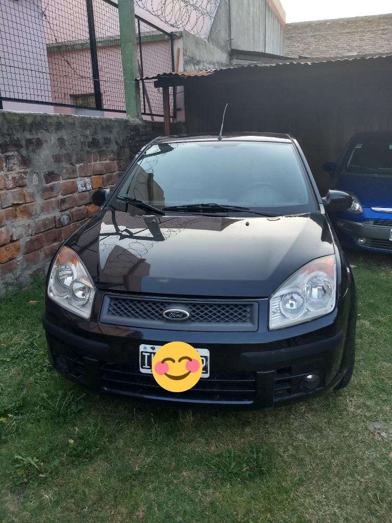 Ford Fiesta Max Edge Plus Full Impecable