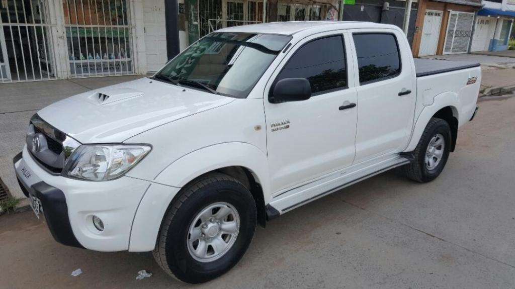 Vendo Toyota Hilux Sr 3.0 Impecable