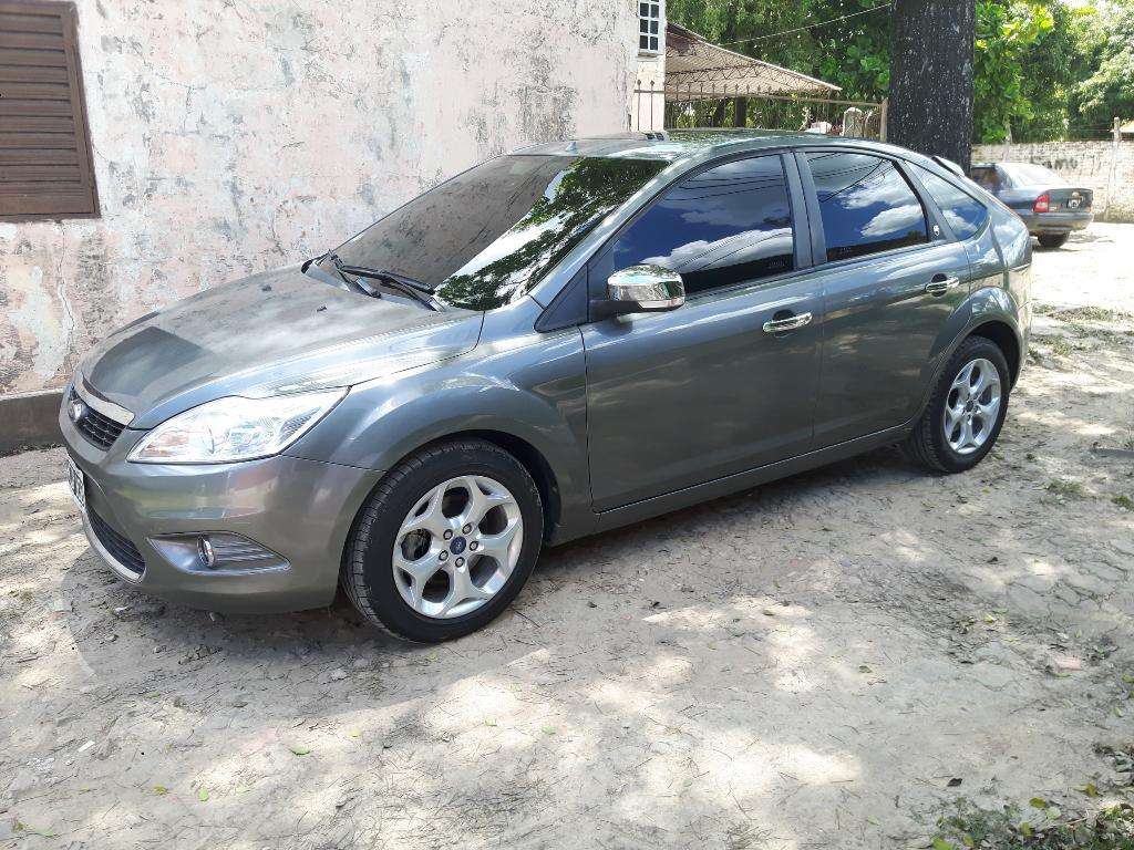 Ford Focus Ghia 2.0 Nafta 5p.