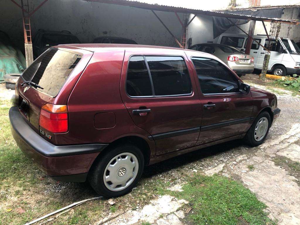 Golf Gl 1.8 Dueña Vende !