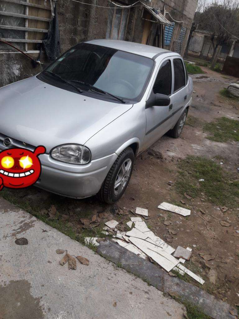 Vendo Corsa 99 Gnc