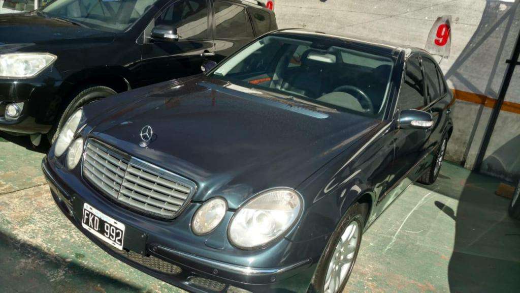 vendo Mercedes E-250, Año  color Azul,