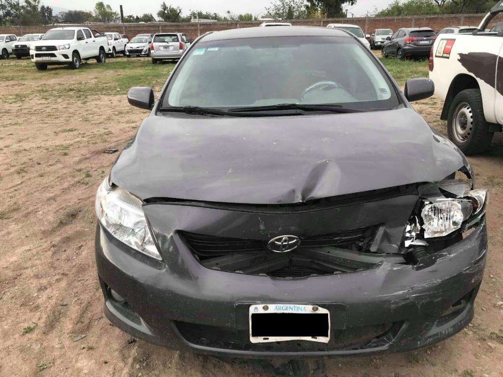 COROLLA XEI  CHOCADO