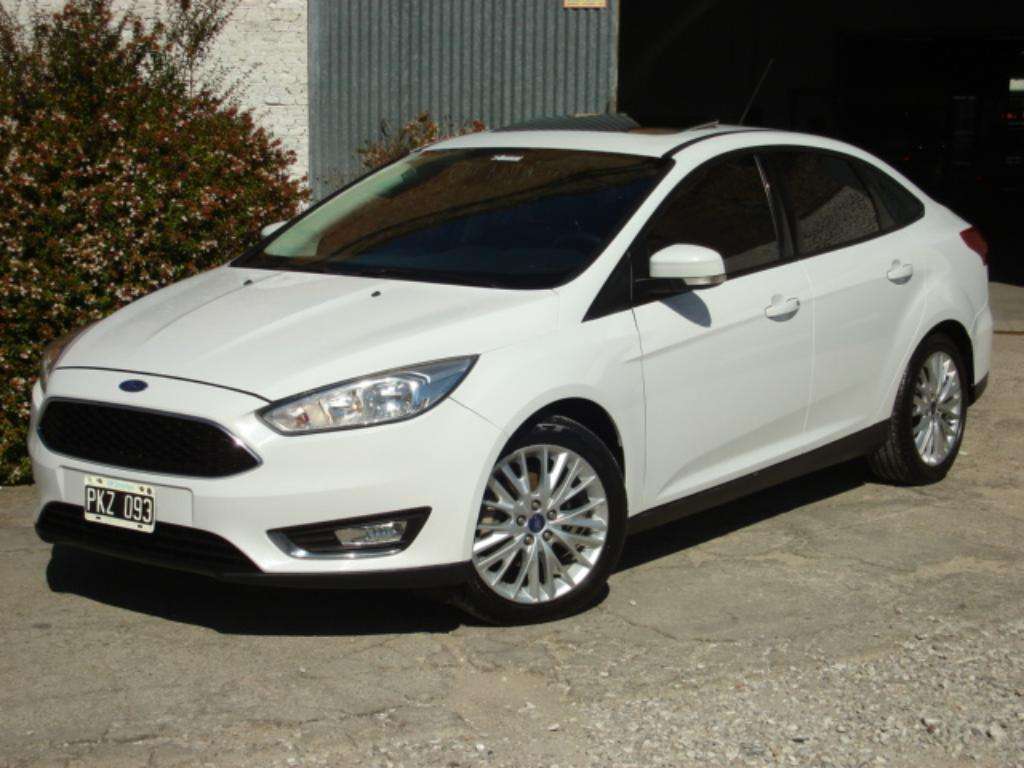 FORD FOCUS 2.0 4P SE PLUS L/