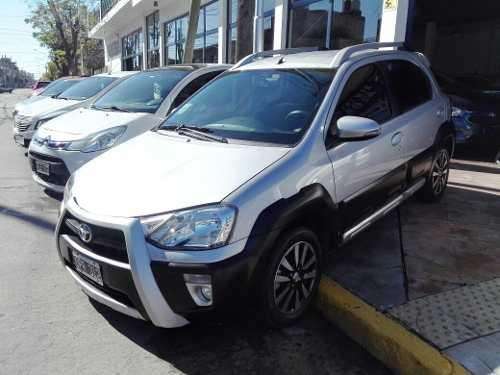 Toyota Etios 1.5 Cross  Ilarioautos