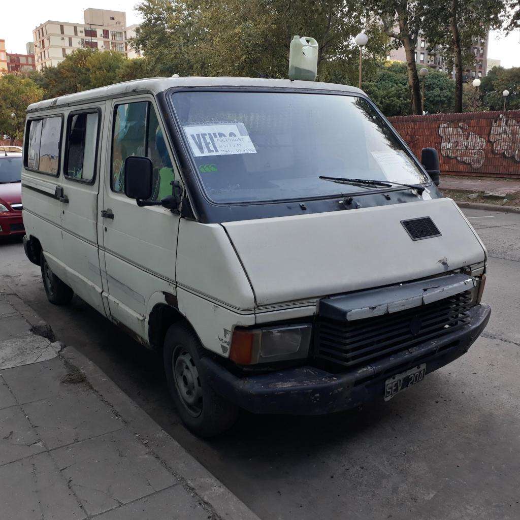 Renault Trafic Larga 88