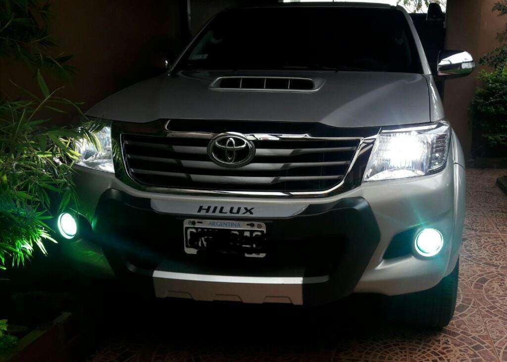 Permuvendo Hilux  Srv Cuero 4x2 Manu