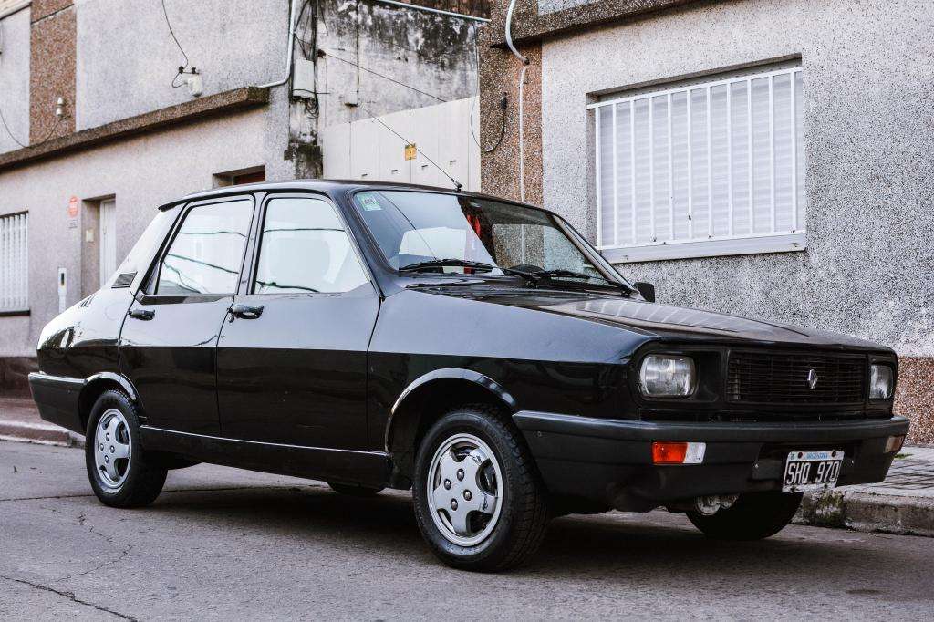 RENAULT  GNC. IMPECABLE