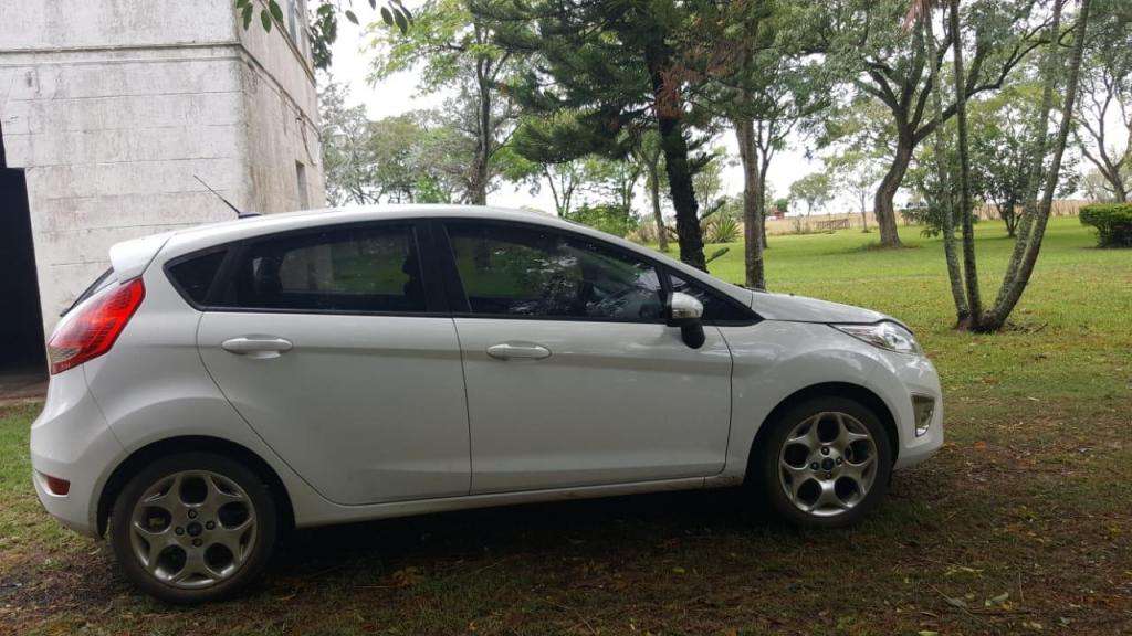 FORD Fiesta Titanium 5p Año 