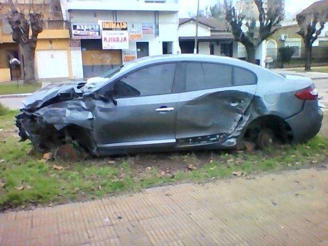 RENAULT. FLUENCE. IDEAL. REPUESTOS. VENDO. AÑO 