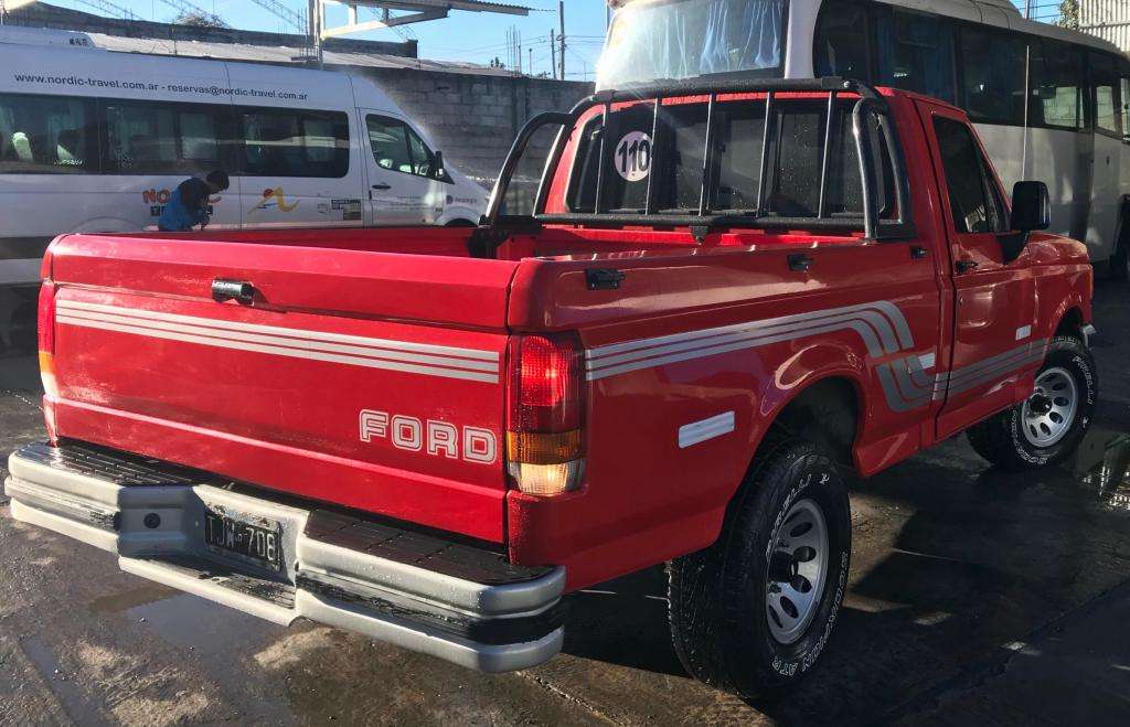 FORD F100 - XLT  IMPECABLE!!!!!!