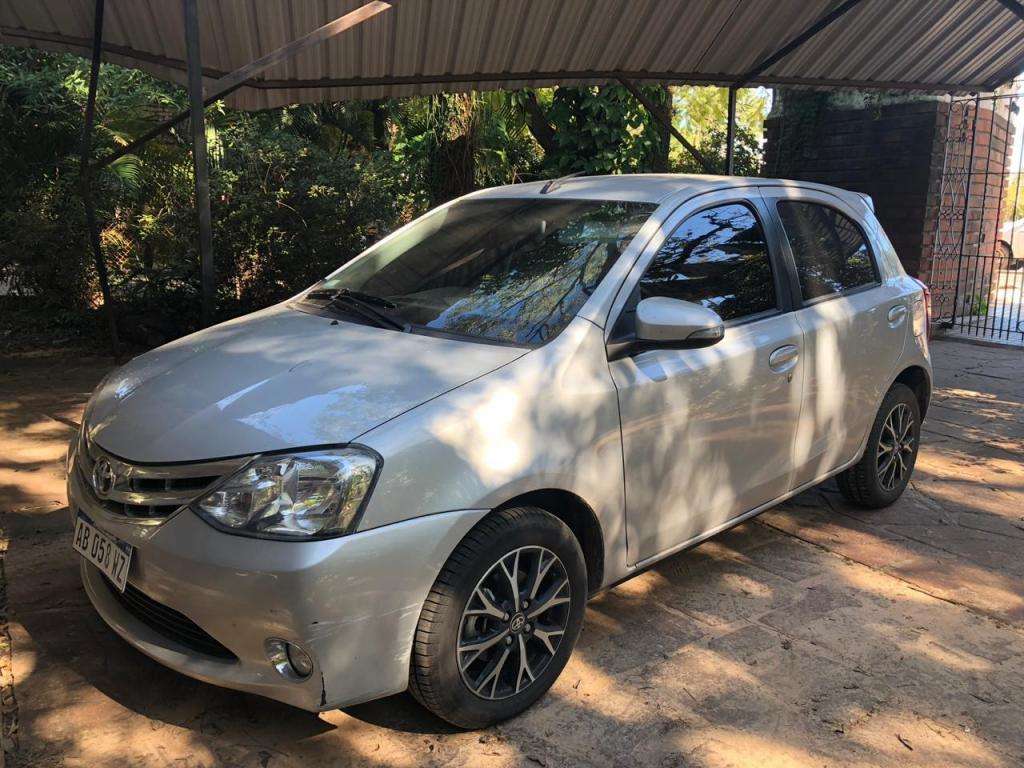 VENDO TOYOTA ETIOS PLATINUM