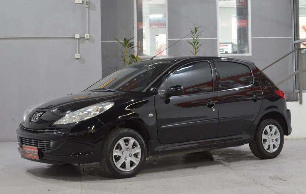 Peugeot 207 compact xr 1.4 nafta  puertas color negro