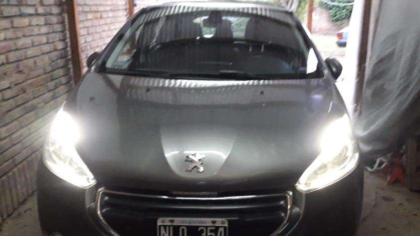 Vendo Peugeot 208 Feline Alure