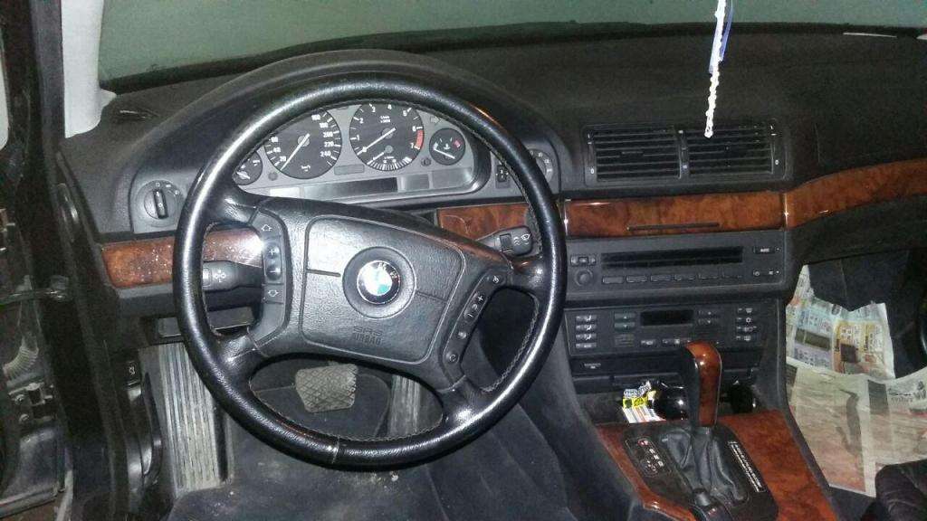 Vendo o Permuto BMW 523i