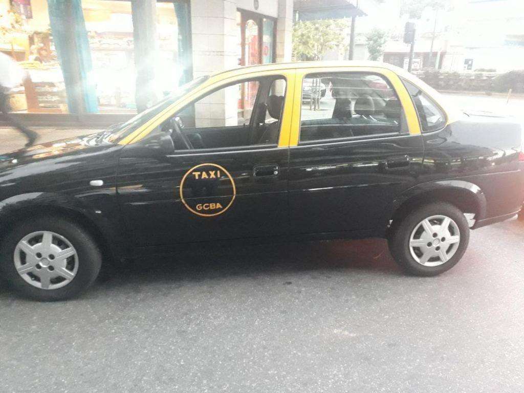 TAXI CORSA 