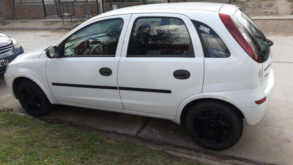 Vendo Corsa 2 1.8 Mod. . Escucho Ofe