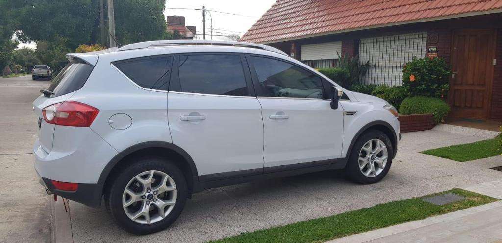 Ford kuga  IMPECABLE !!!!!! FULL FULL