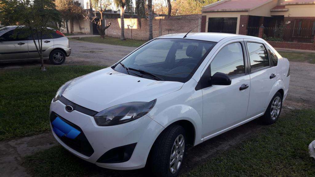 Vendo urgente Ford Fiesta  con GNC