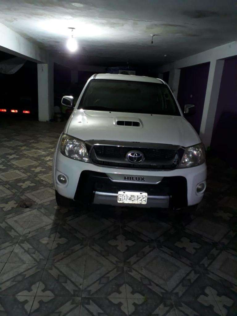 Vendo Toyota Hillux Impecable