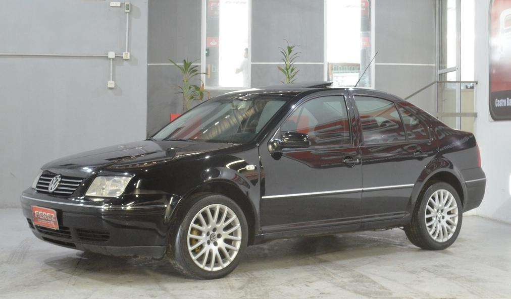 Volkswagen Bora 1.8 turbo nafta  puertas color negro