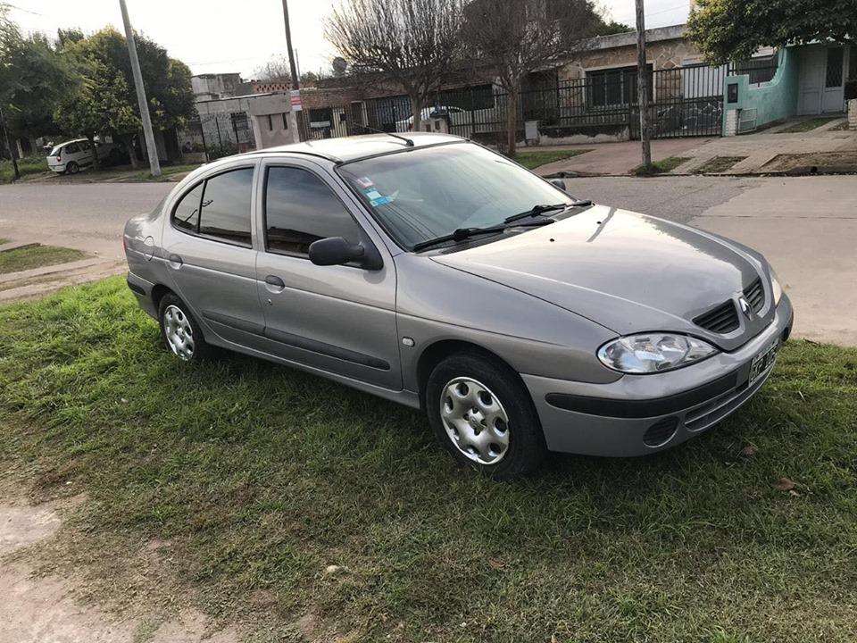 exelente megane  nafta con gnc primera mano km