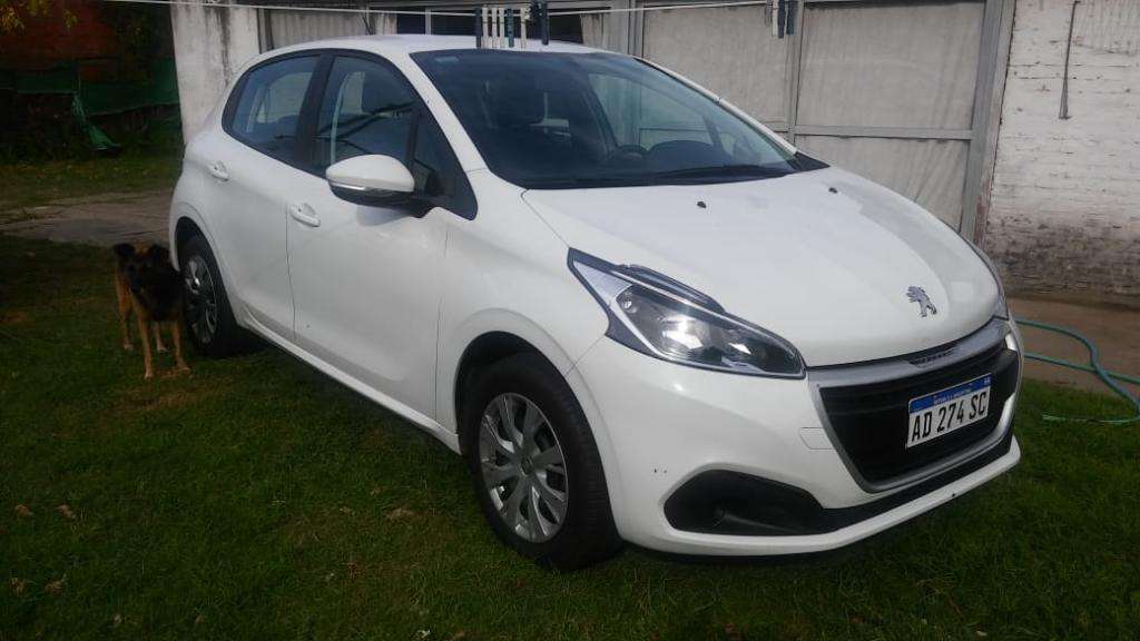 Peugeot 208 Active  con km