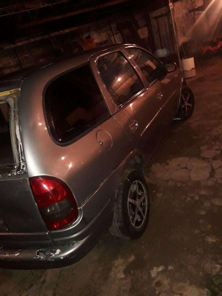 Vendo Corsa Wawon Chocado de Atras