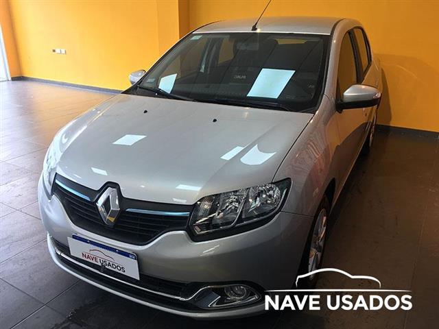 Renault Logan II v Nafta Privilège (105cv) (l14)